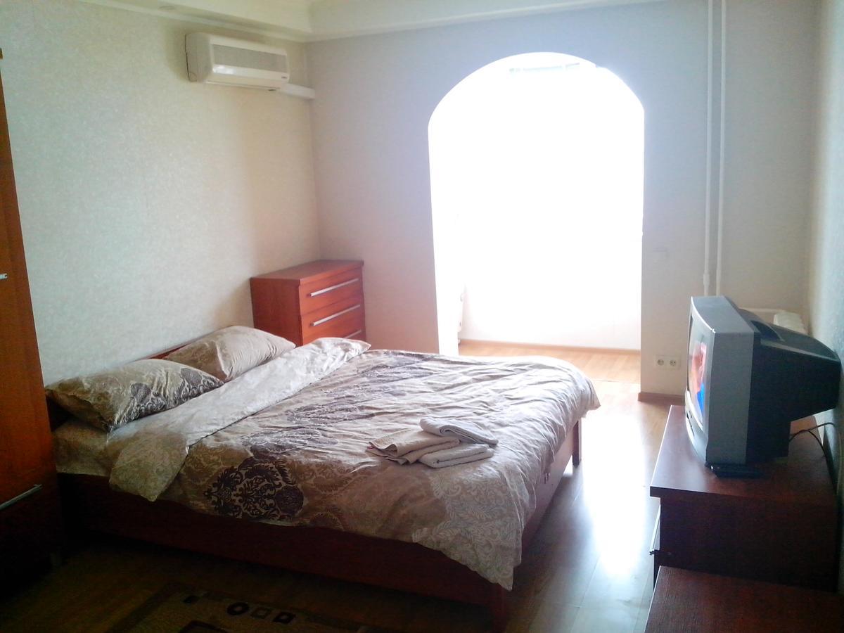 Апартаменты Homelike Flat Near The Iec On Levoberezhnaya